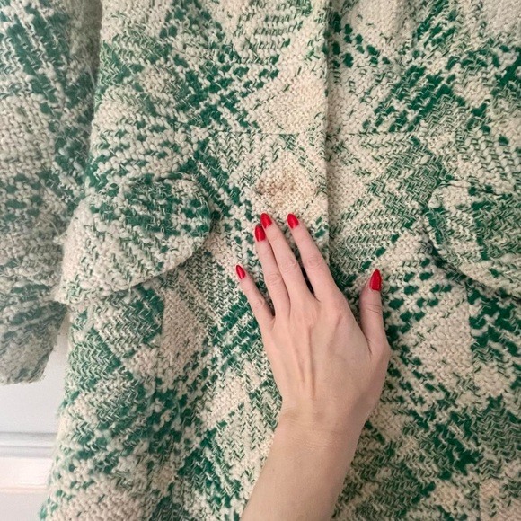 🌿 VINTAGE // MCGINN • green and cream plaid coat with fur collar and silk lining - Picture 3 of 11